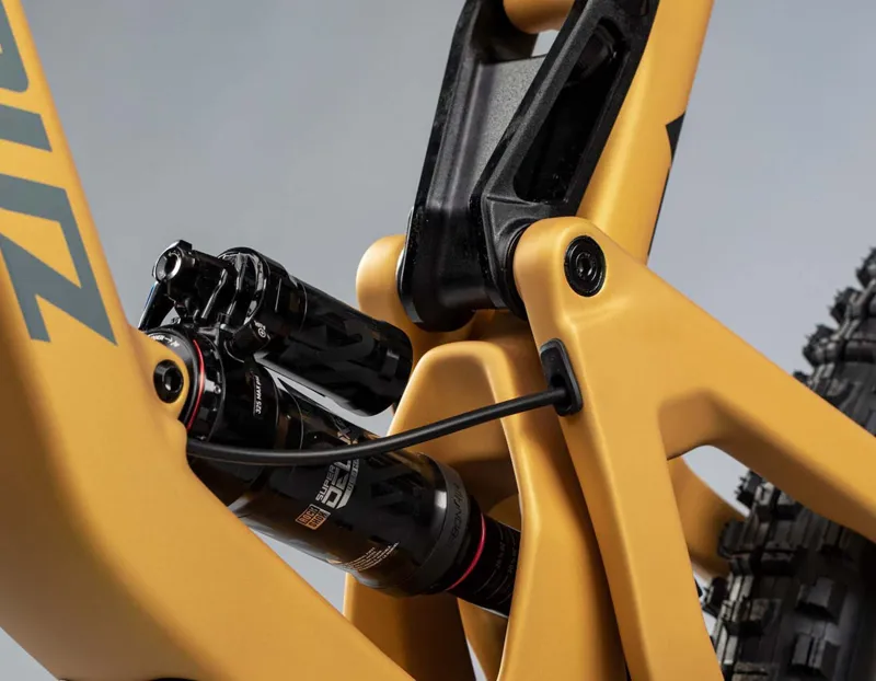 Santa Cruz Bronson C S Kit Sram GX Mountain Bike-3