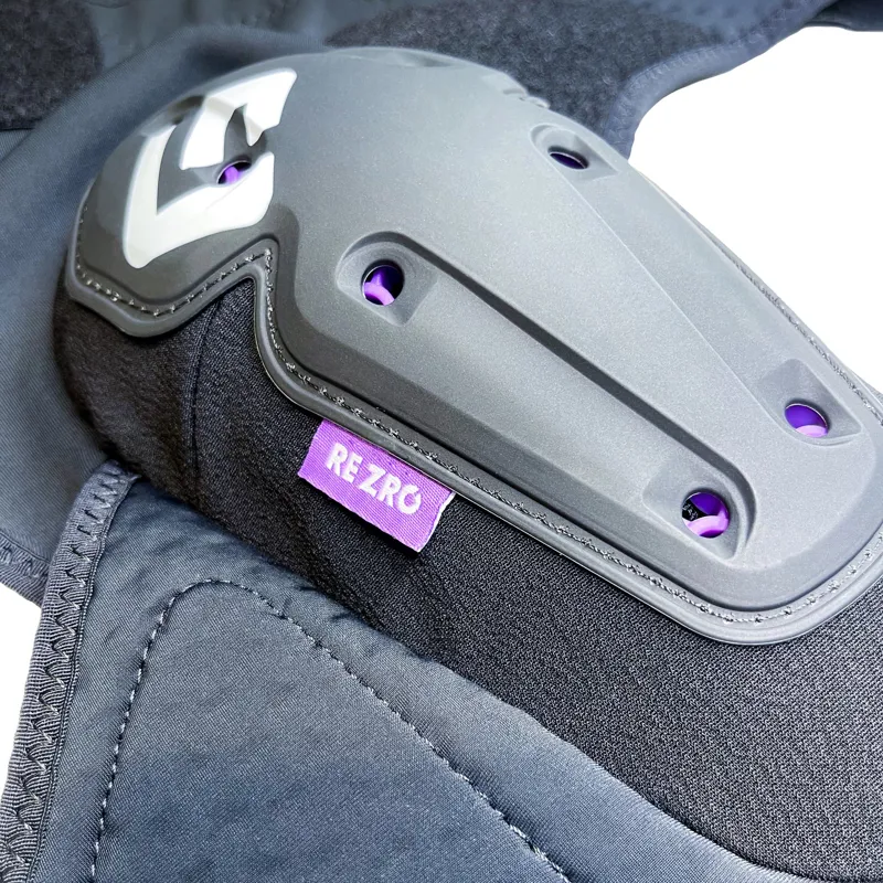 G-Form Mesa Knee Guard Black-3