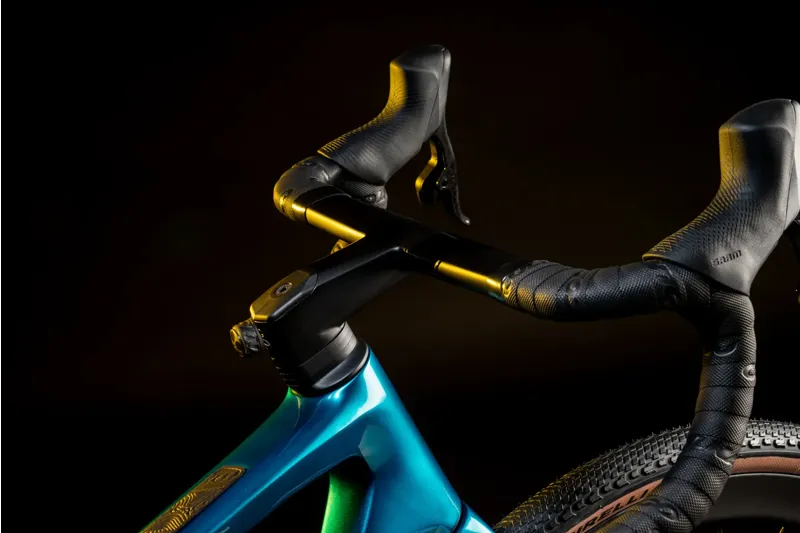 Colnago G4X 2x Carbon Gravel Complete Bike Shimano 825 2x12 ICBL Blue-2