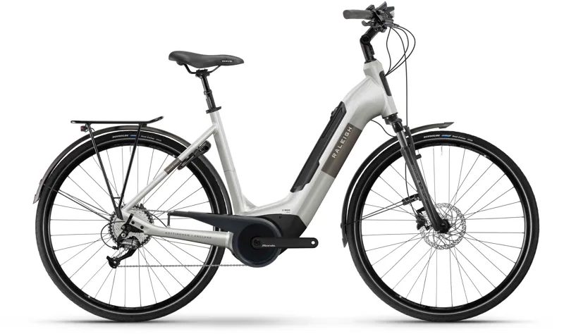 Raleigh Motus Tour LTD Lowstep Electric Bike in Off White/Coffee